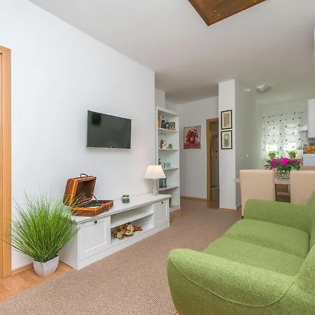 Apartment Iko Cista Provo